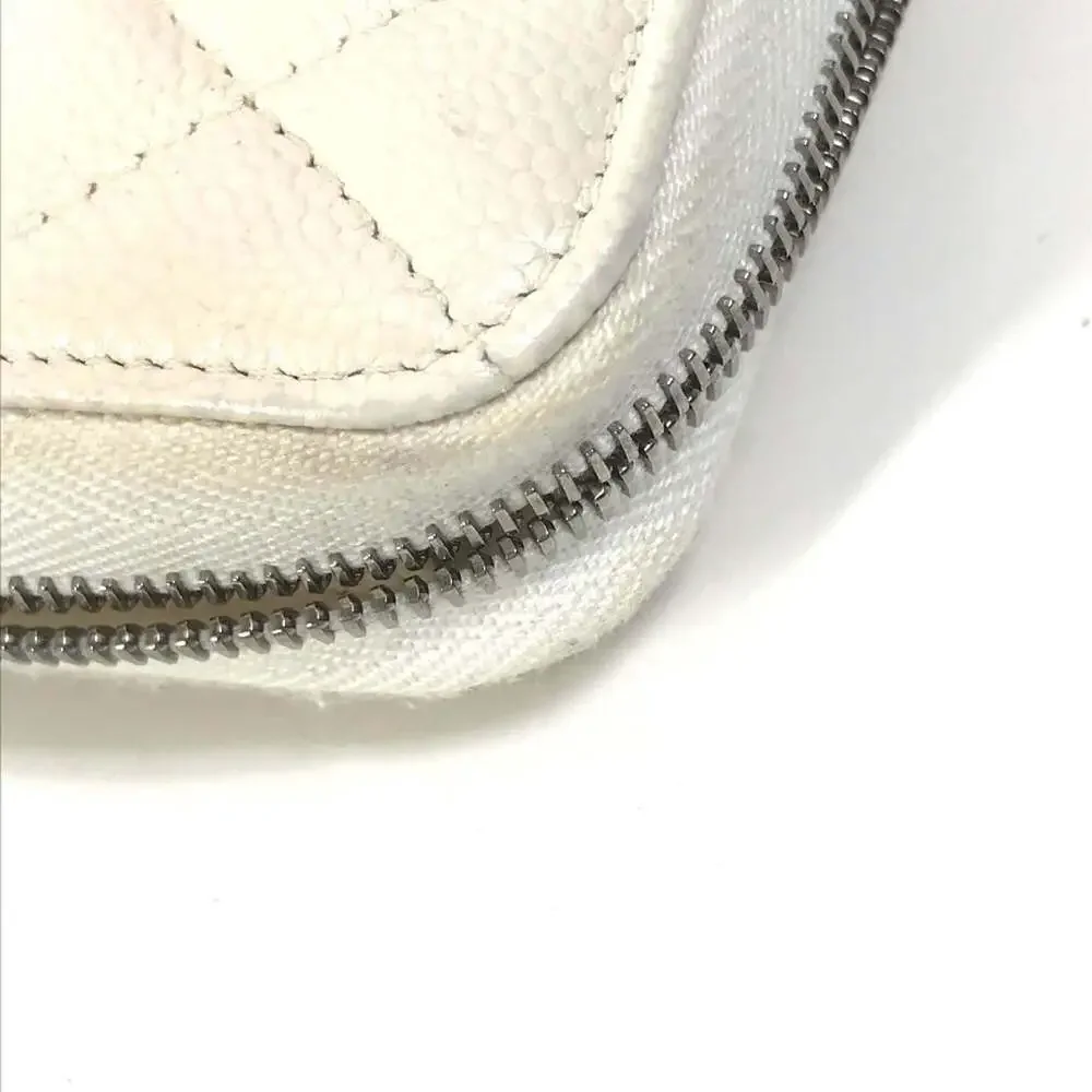 CHANEL White Wallet